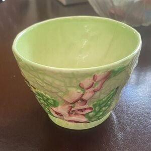 Elegant Green Ceramic Art Vase